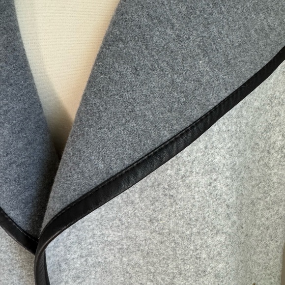 Marc New York Light Gray Women's Open Cape with Black Trim - Picture 3 of 7